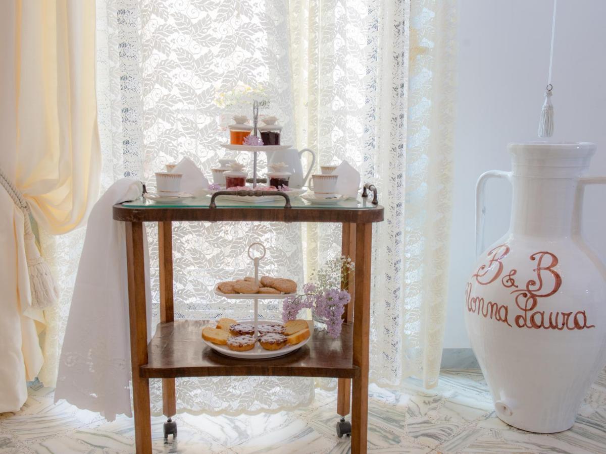 B&B Nonna Laura Trani Bagian luar foto
