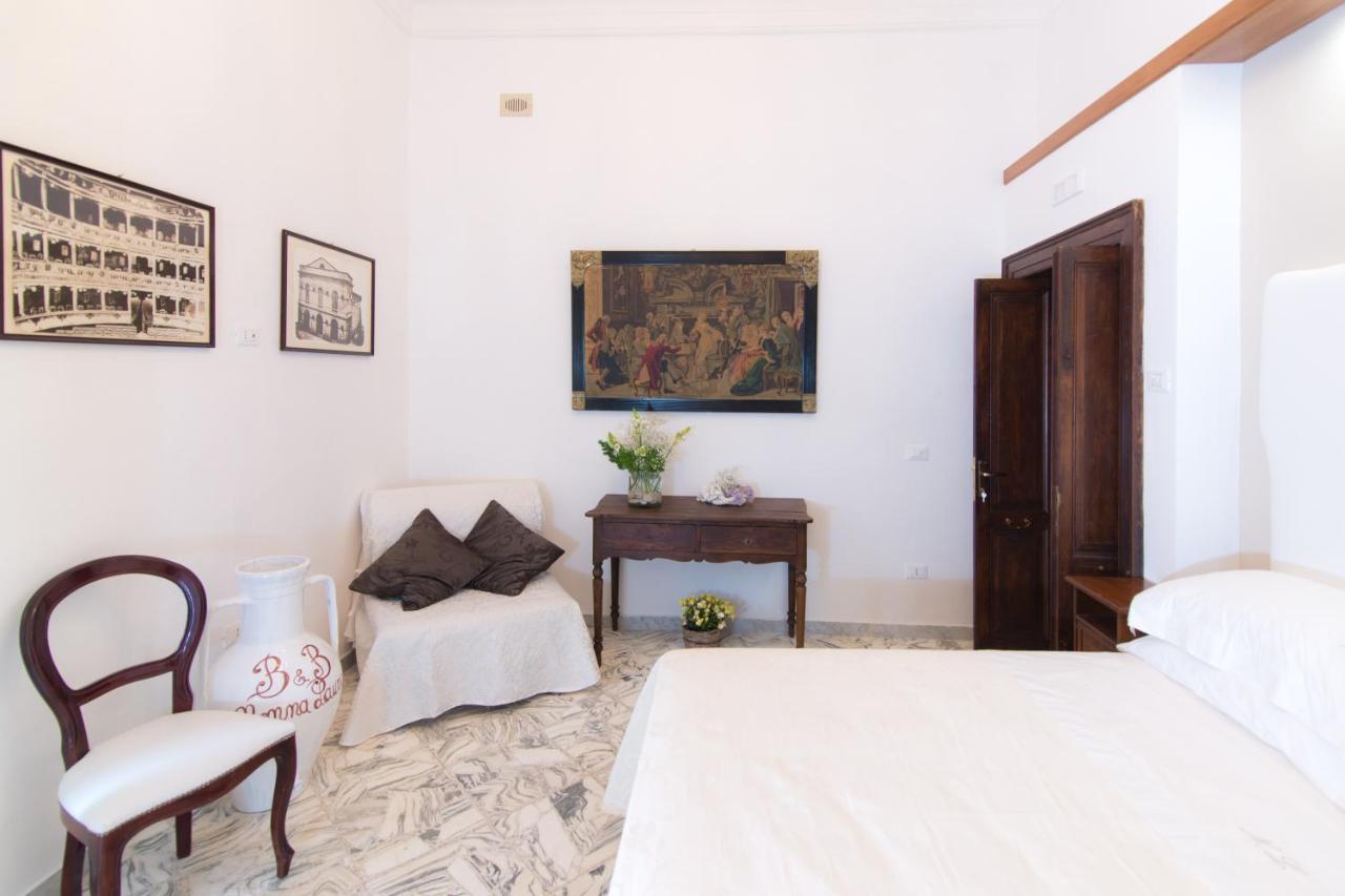B&B Nonna Laura Trani Bagian luar foto